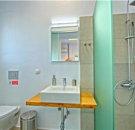 4 bedroom villa with pool and sea view in Perithia, Corfu, sleeps 9